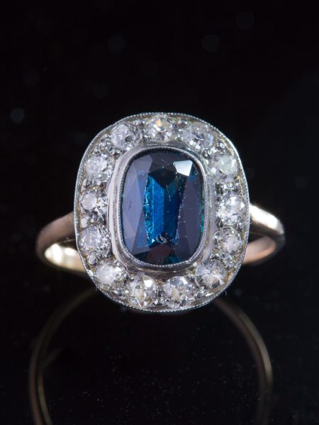 Antique Art Deco 2,60 Ct Natural Sapphire And 1,44 Ct Diamond Halo Cluster Ring