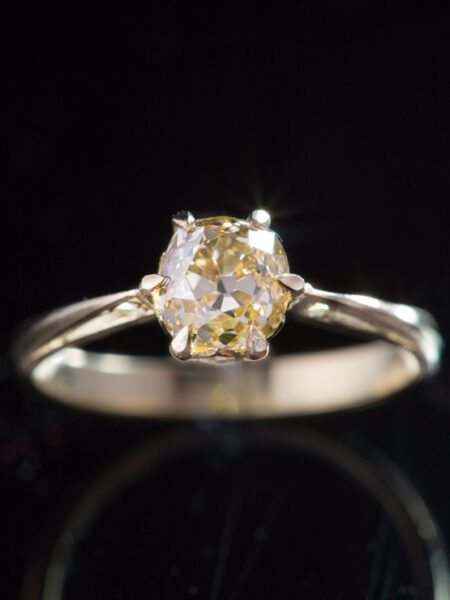 Romantic 1.12 Ct Natural Fancy Light Yellow Diamond Solitaire Ring