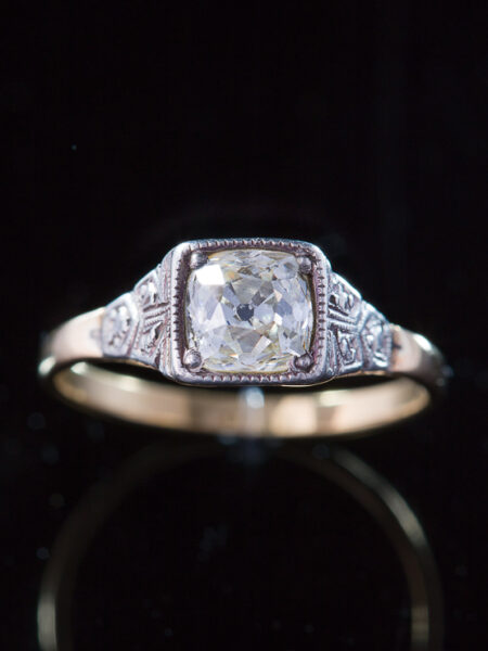 Art Deco Antique Solitaire Ring With Antique 1,36 carat Diamond