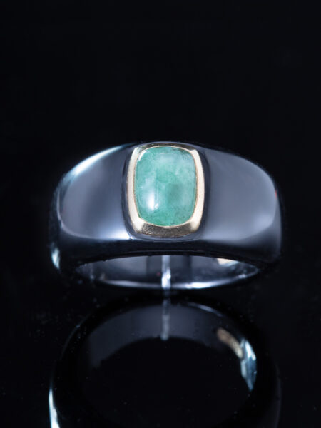 Vintage Onyx Jade and Gold Ring